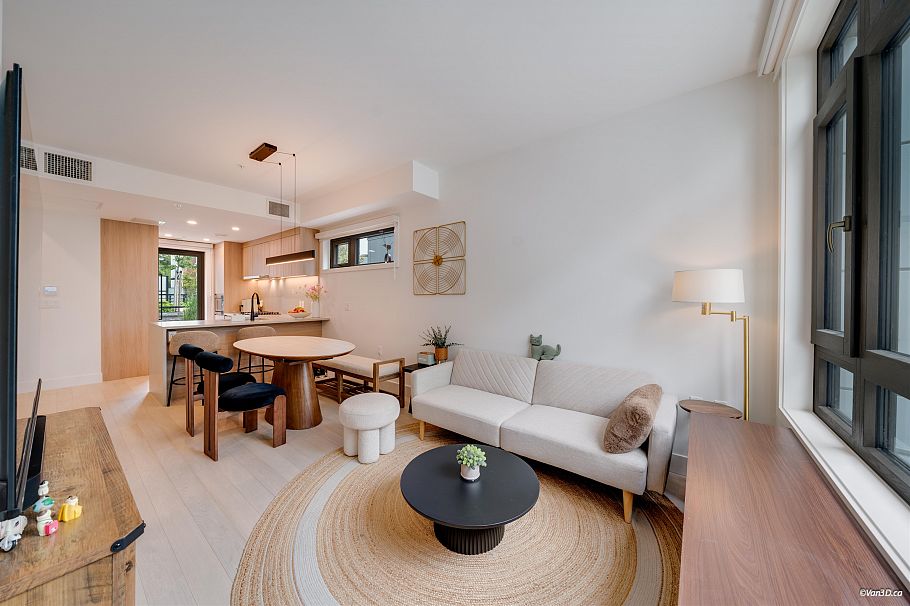 6292 Oak Street Vancouver, BC - 3