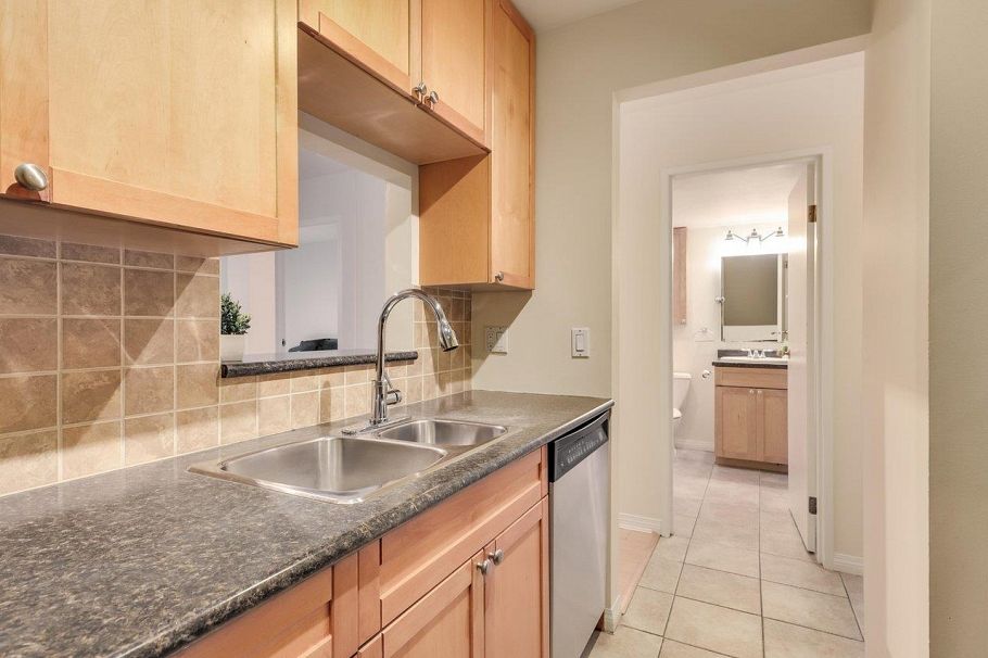 117 555 W 14th Avenue Vancouver, BC - 11