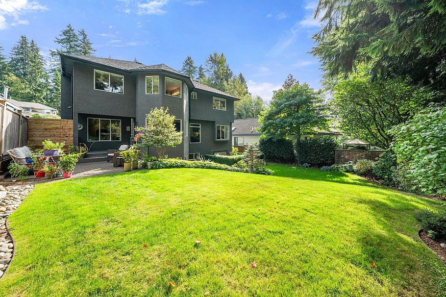 1617 Emerson Court North Vancouver, BC - 37