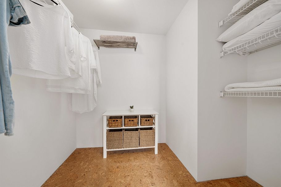 409 8430 Jellicoe Street Vancouver, BC - 11
