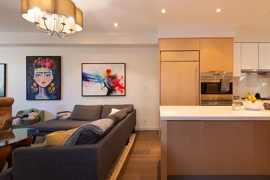 1088 W 7th Avenue Vancouver, BC - 9