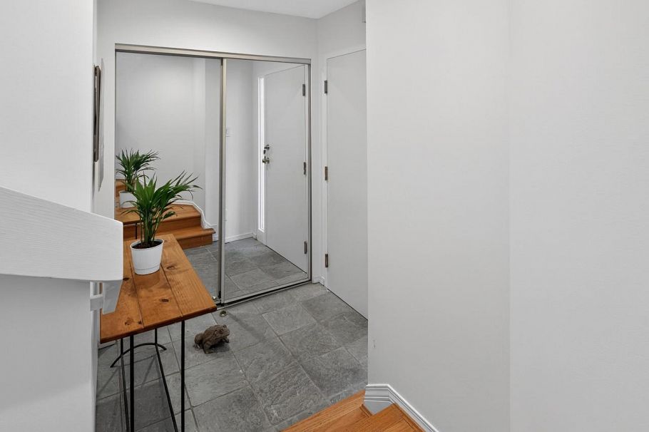 2175 W 3rd Avenue Vancouver, BC - 5