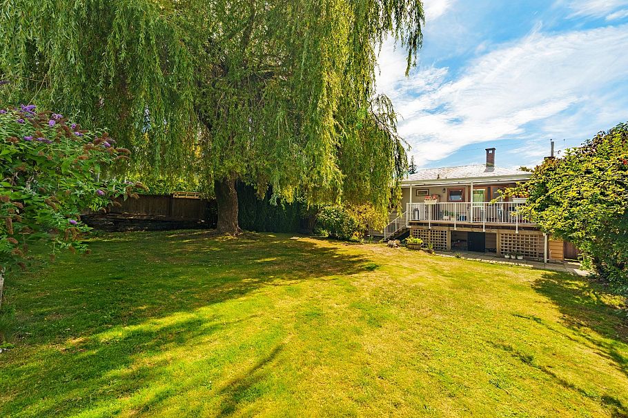 430 W Kings Road North Vancouver, BC - 29