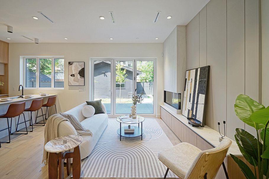 2 3315 W 10th Street Vancouver, BC - 5