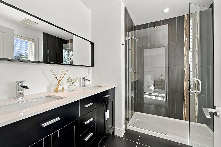 1153 Wellington Drive North Vancouver, BC - 14
