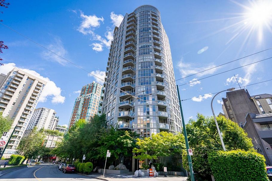 1505 1050 Smithe Street Vancouver, BC - 1