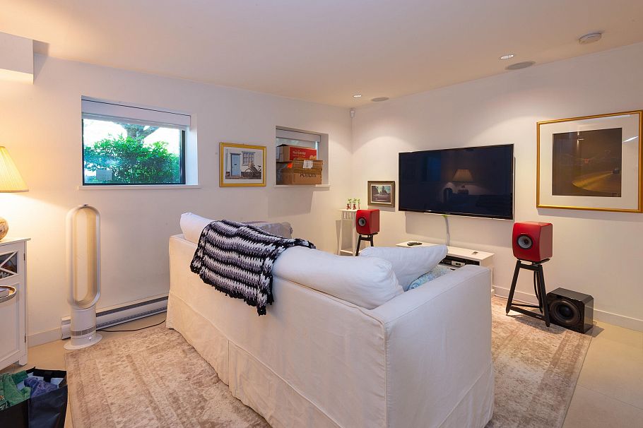 1088 W 7th Avenue Vancouver, BC - 31