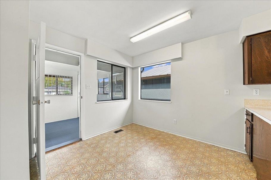 4371 Commercial Street Vancouver, BC - 16