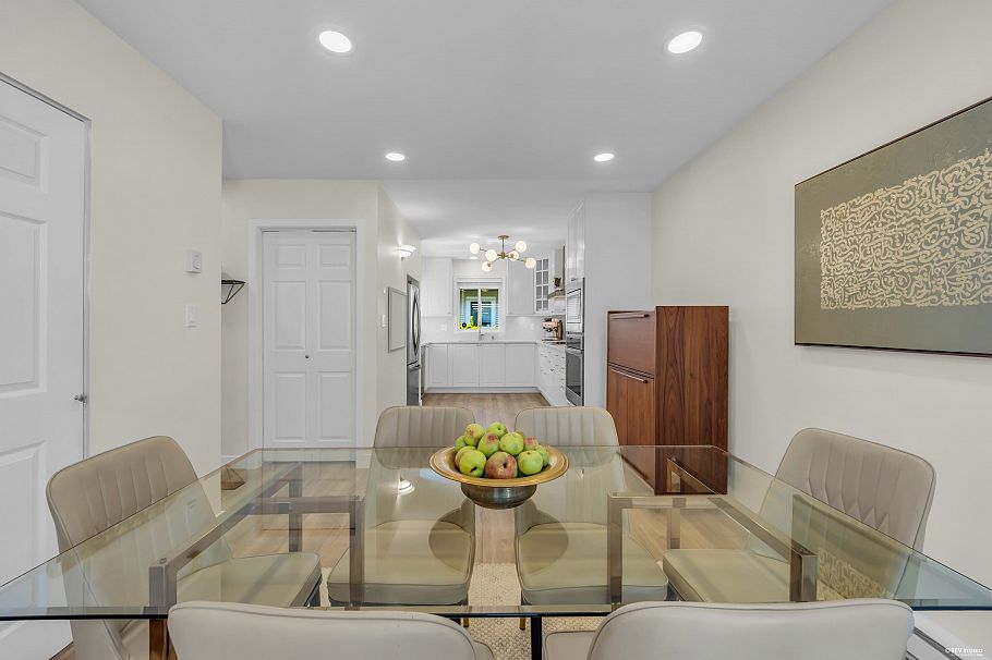 5 1233 W 16th Street North Vancouver, BC - 11