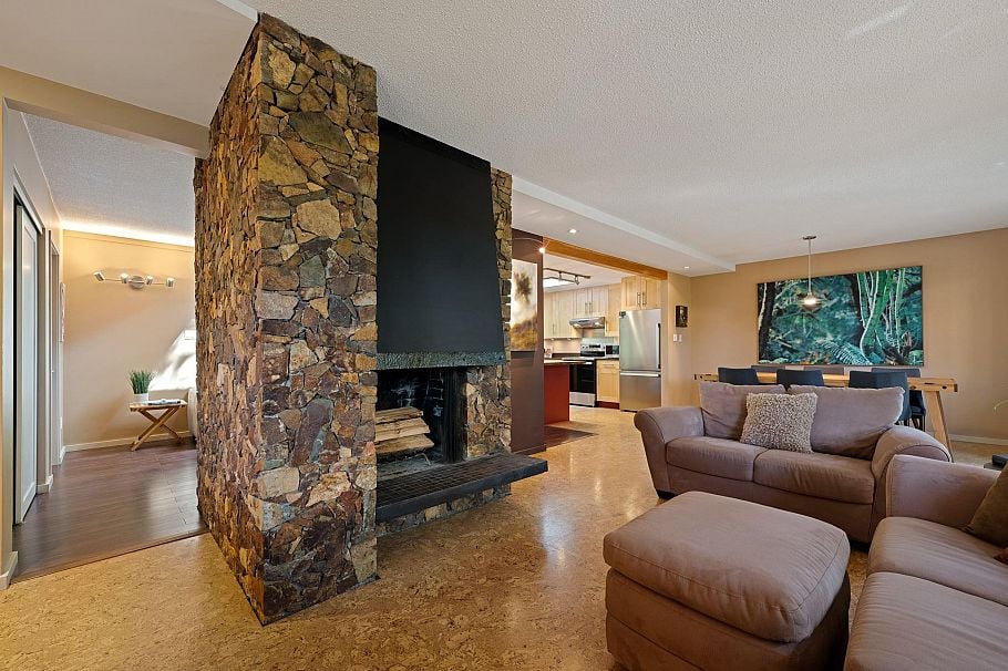 2344 Hyannis Drive North Vancouver, BC - 6