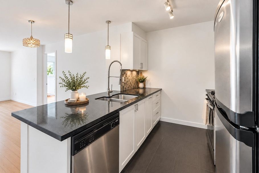 218 405 Skeena Street Vancouver, BC - 5