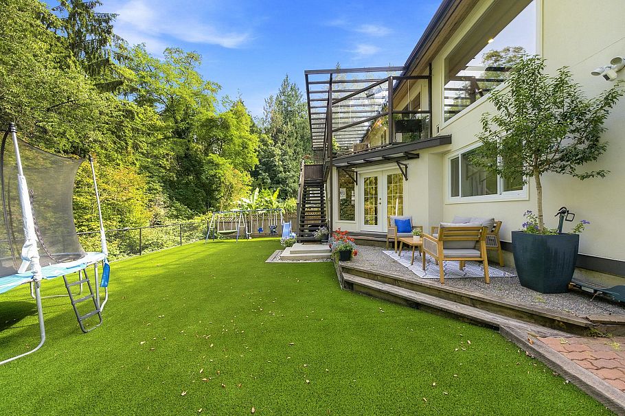 2360 Mackay Avenue North Vancouver, BC - 22
