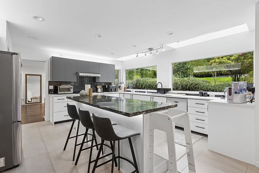456 Montroyal Boulevard North Vancouver, BC - 14