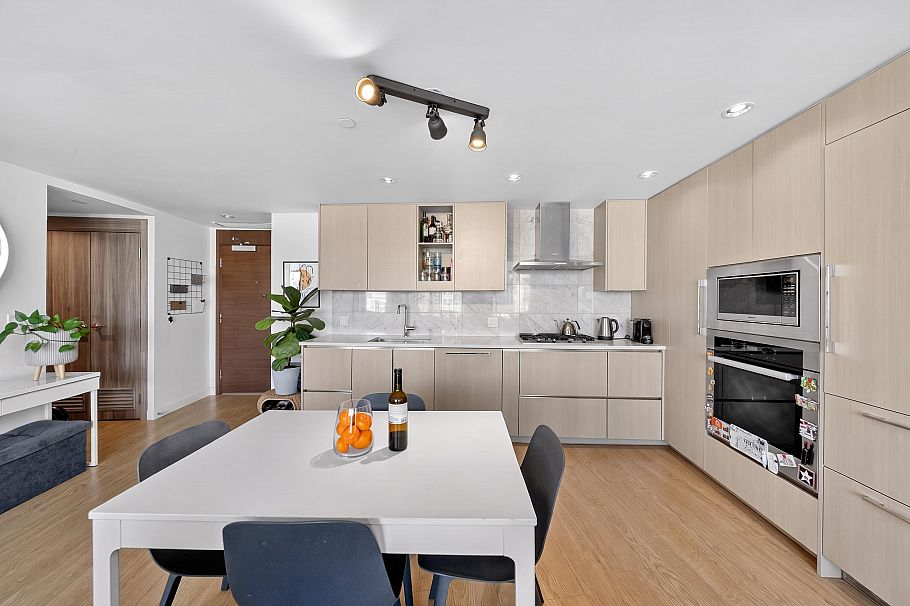 2001 89 Nelson Street Vancouver, BC - 6