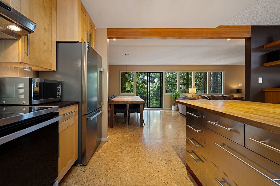 2344 Hyannis Drive North Vancouver, BC - 11