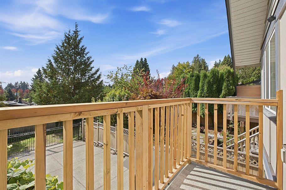 1153 Wellington Drive North Vancouver, BC - 27