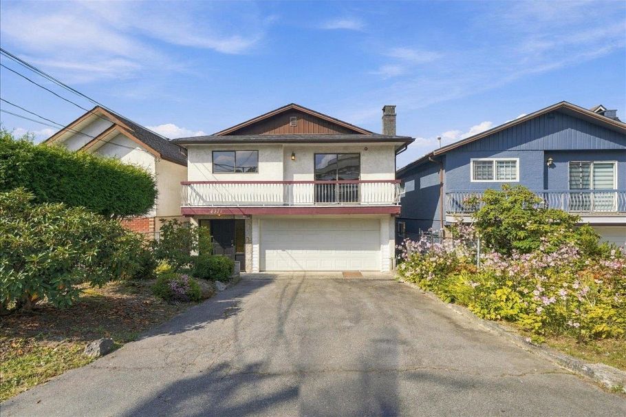 4371 Commercial Street Vancouver, BC - 1