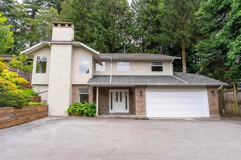 3595 Wellington Crescent North Vancouver, BC - 1