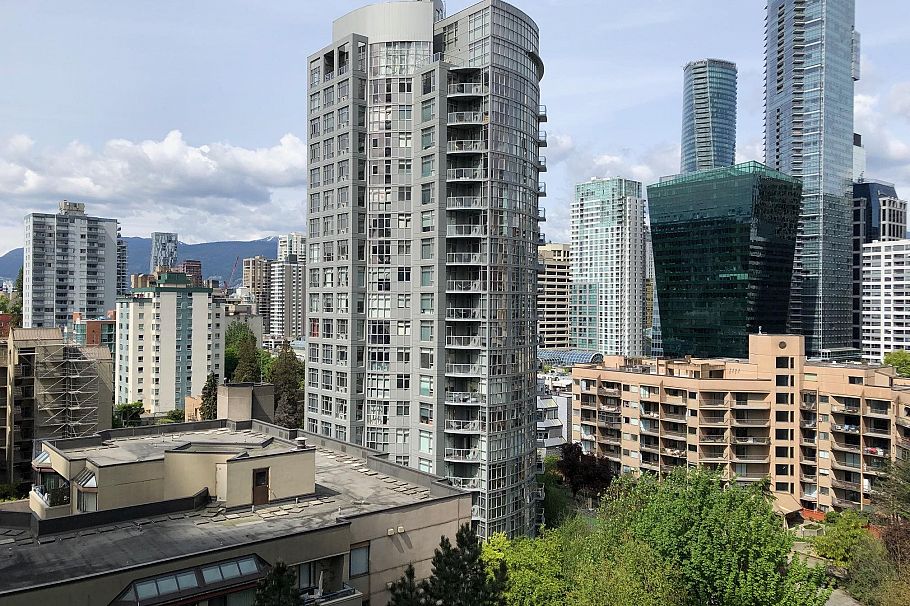 1206 909 Burrard Street Vancouver, BC - 9