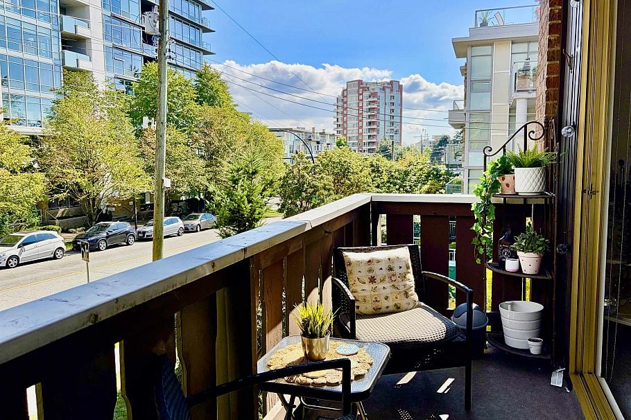 202 1345 Chesterfield Avenue North Vancouver, BC - 16