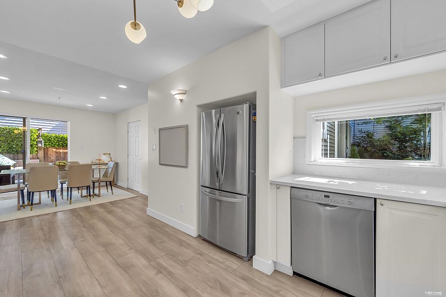 5 1233 W 16th Street North Vancouver, BC - 17