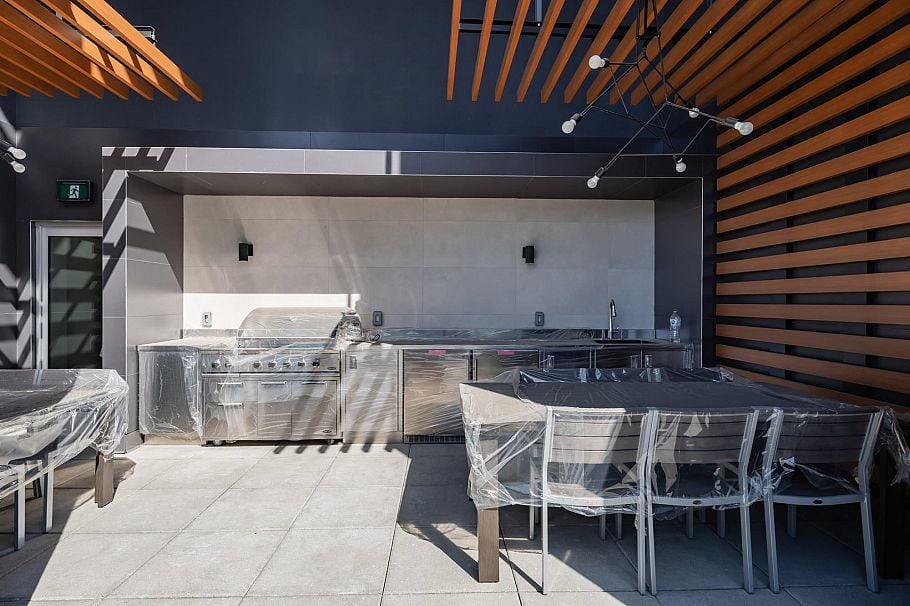 602 3581 E Kent Avenue North Vancouver, BC - 22
