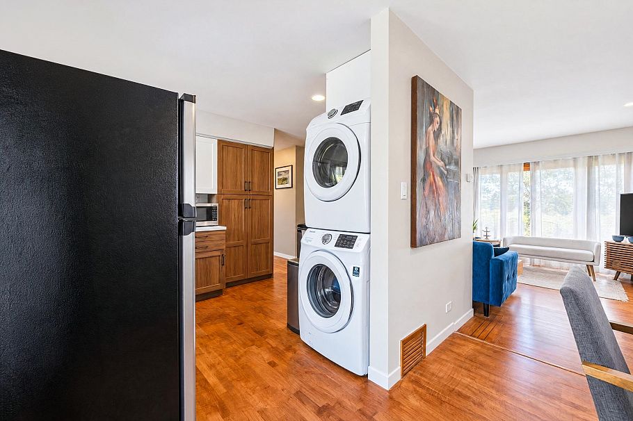 430 W Kings Road North Vancouver, BC - 9