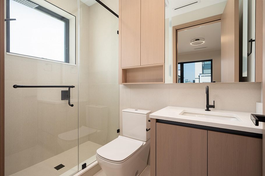 1 1448 E 30th Avenue Vancouver, BC - 11