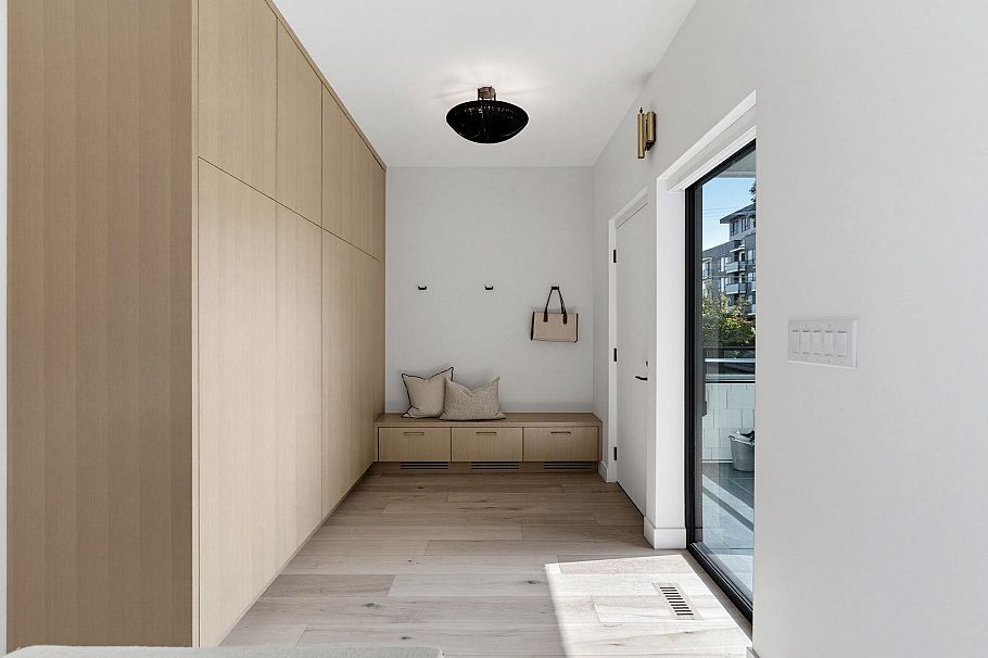 635 E 22nd Avenue Vancouver, BC - 2