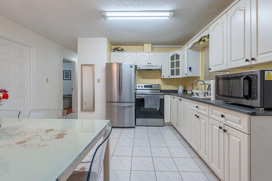 3681 Adanac Street Vancouver, BC - 5
