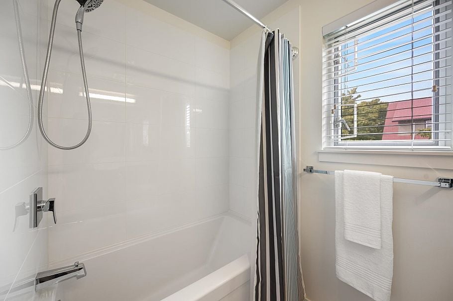 501 E 44th Avenue Vancouver, BC - 36