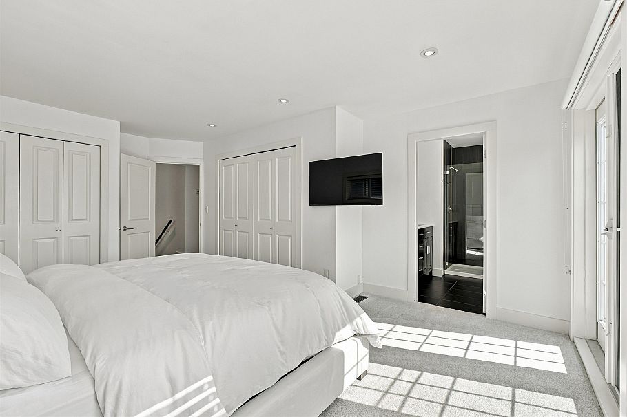 1153 Wellington Drive North Vancouver, BC - 13