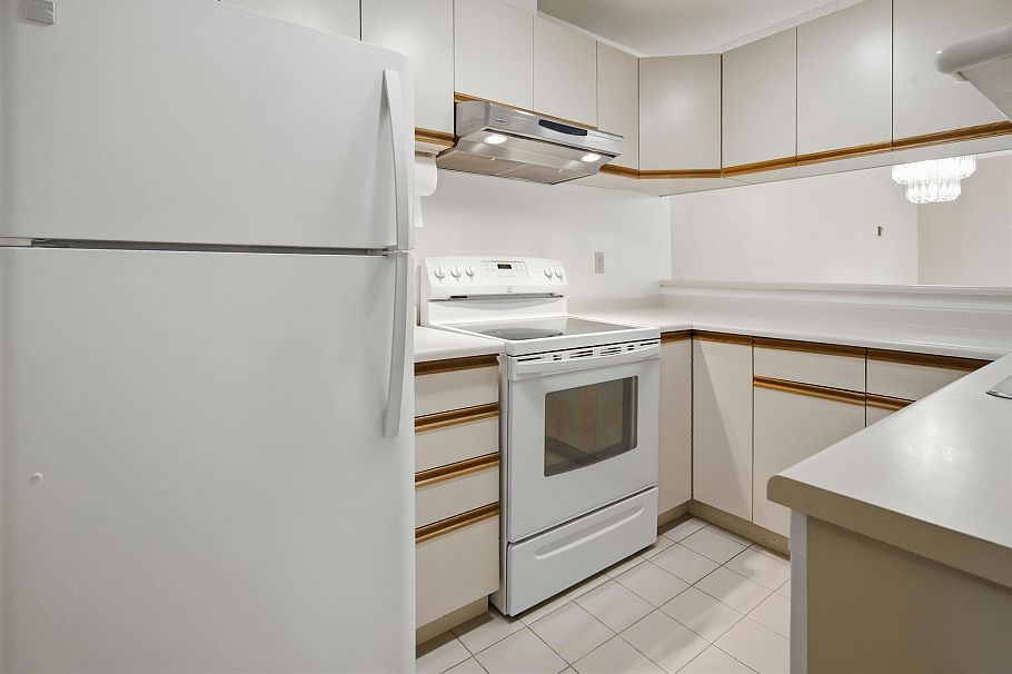 105 1042 Nelson Street Vancouver, BC - 13