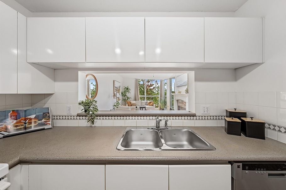409 8430 Jellicoe Street Vancouver, BC - 15