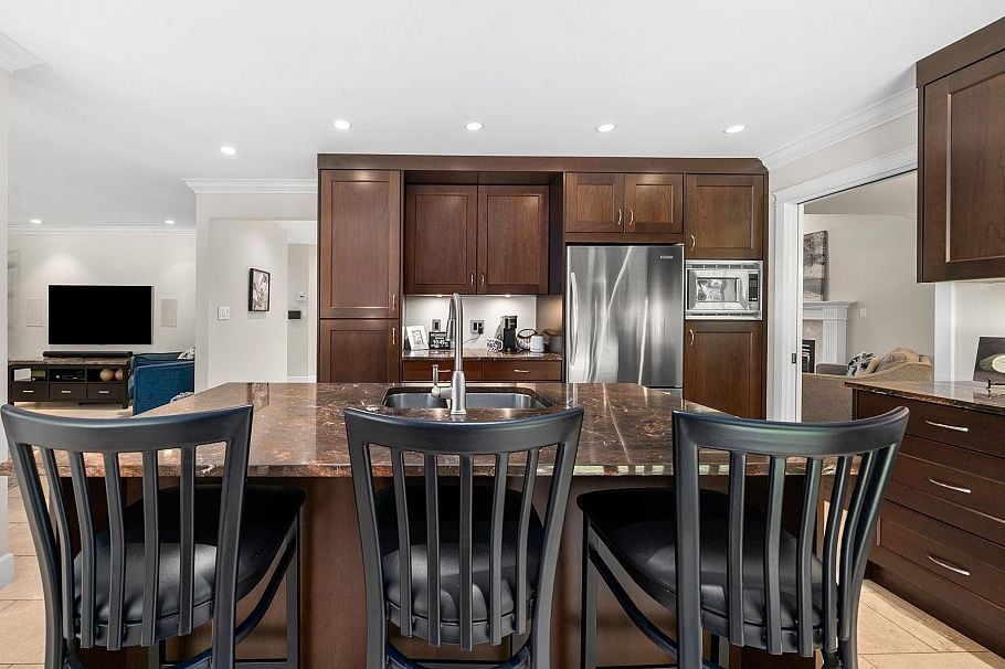 1617 Emerson Court North Vancouver, BC - 9