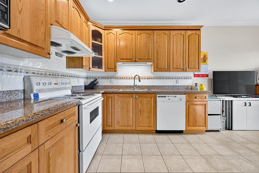 650 W 70th Avenue Vancouver, BC - 10