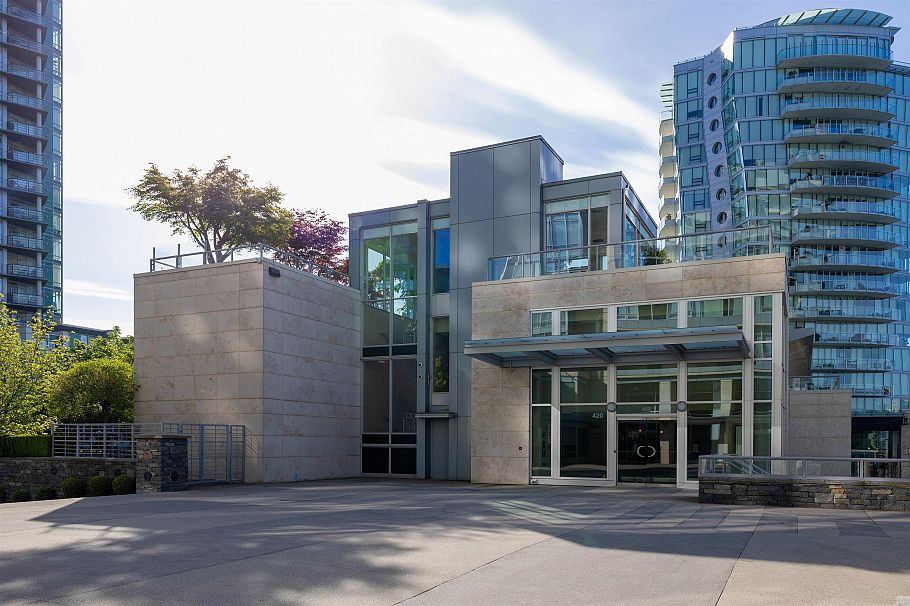 410 Beach Crescent Vancouver, BC - 2