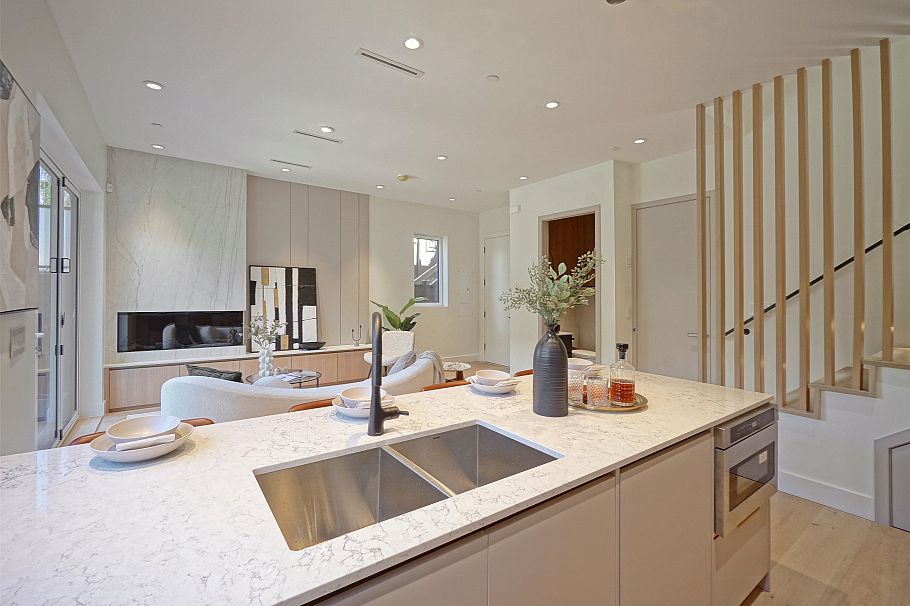 2 3315 W 10th Street Vancouver, BC - 9