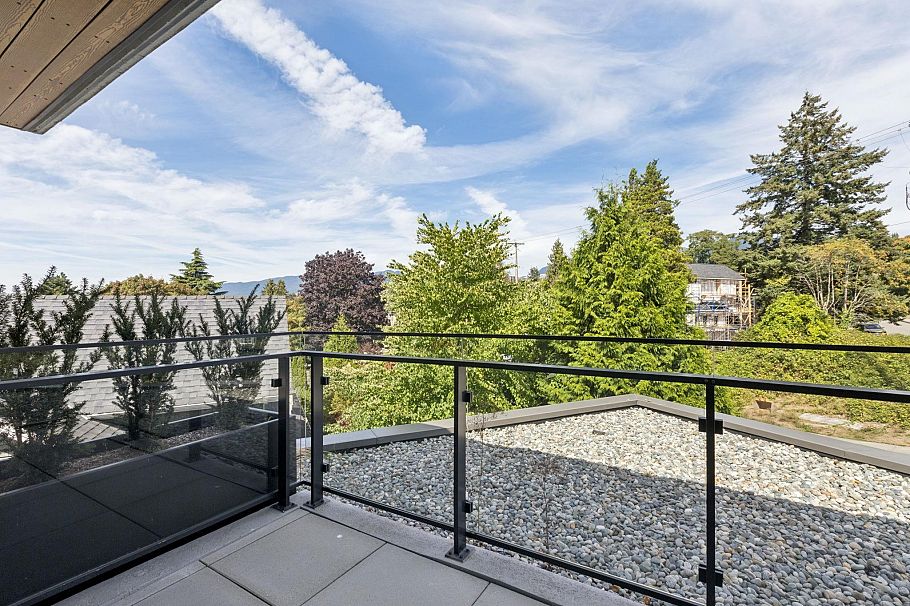 303 333 St. Davids Avenue North Vancouver, BC - 23