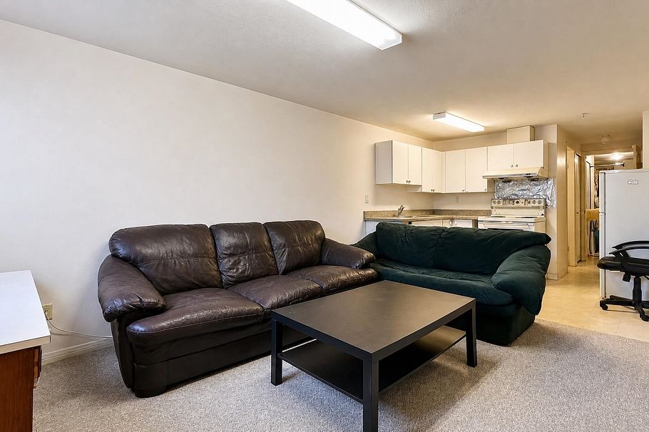 3211 Queens Avenue Vancouver, BC - 17