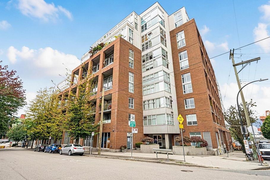 429 289 Alexander Street Vancouver, BC - 2