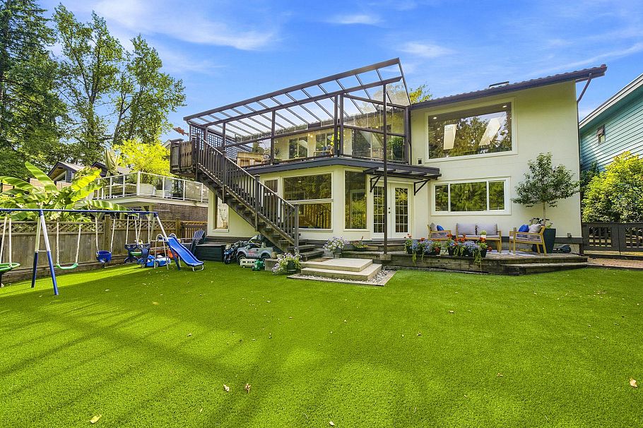 2360 Mackay Avenue North Vancouver, BC - 31
