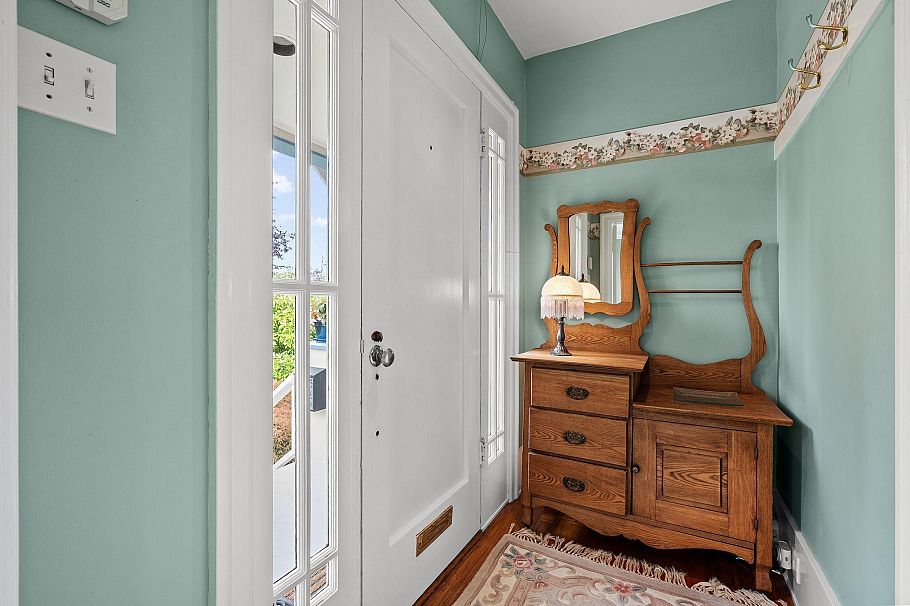 3692 W 19th Avenue Vancouver, BC - 27