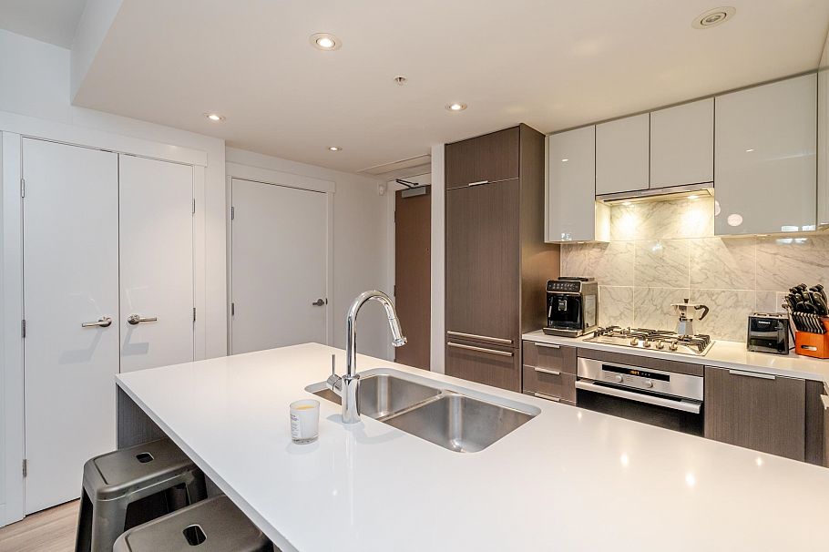 107 110 Switchmen Street Vancouver, BC - 12