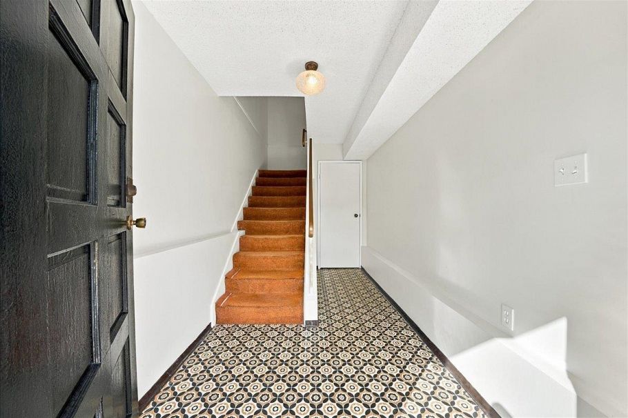 4371 Commercial Street Vancouver, BC - 3