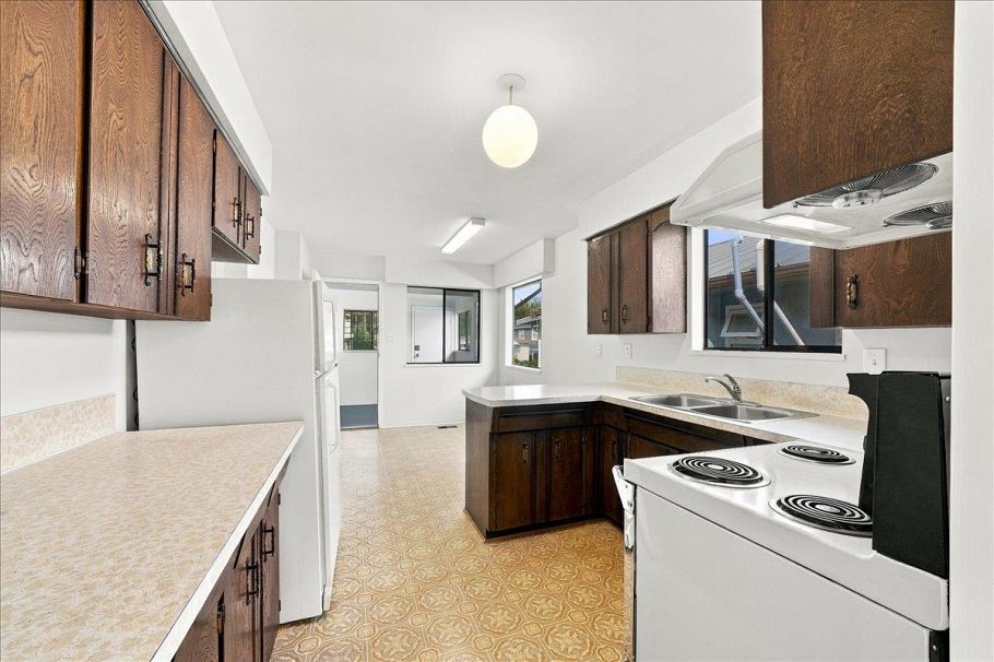 4371 Commercial Street Vancouver, BC - 12
