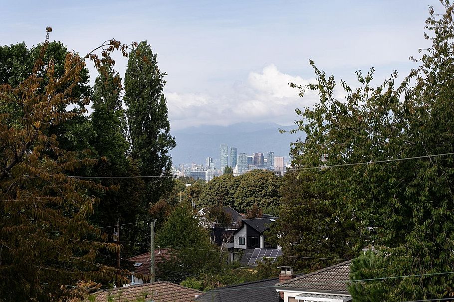 635 E 22nd Avenue Vancouver, BC - 16