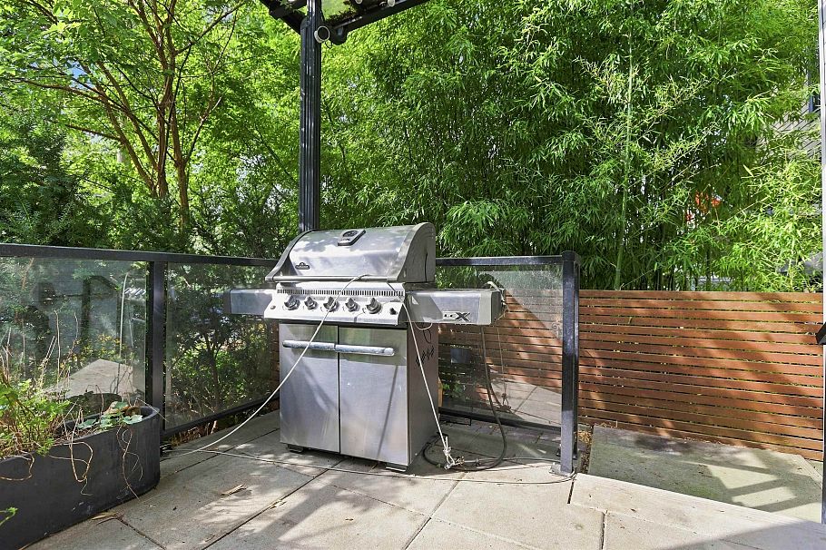 1185 Victoria Drive Vancouver, BC - 9
