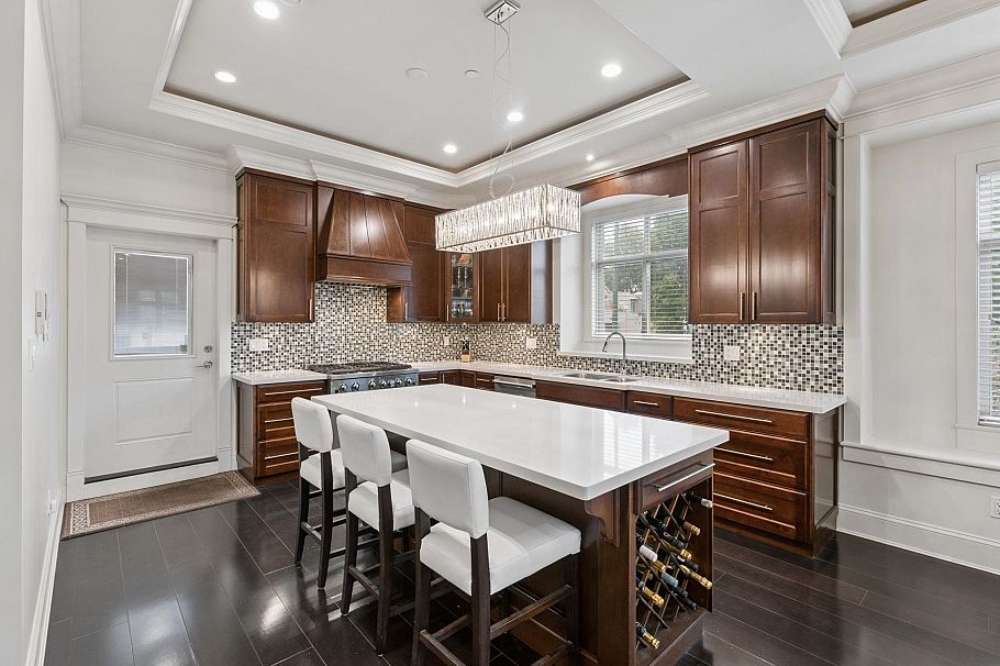4898 Quebec Street Vancouver, BC - 5