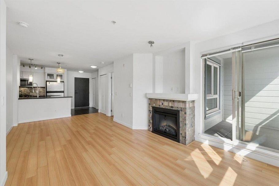 218 405 Skeena Street Vancouver, BC - 2